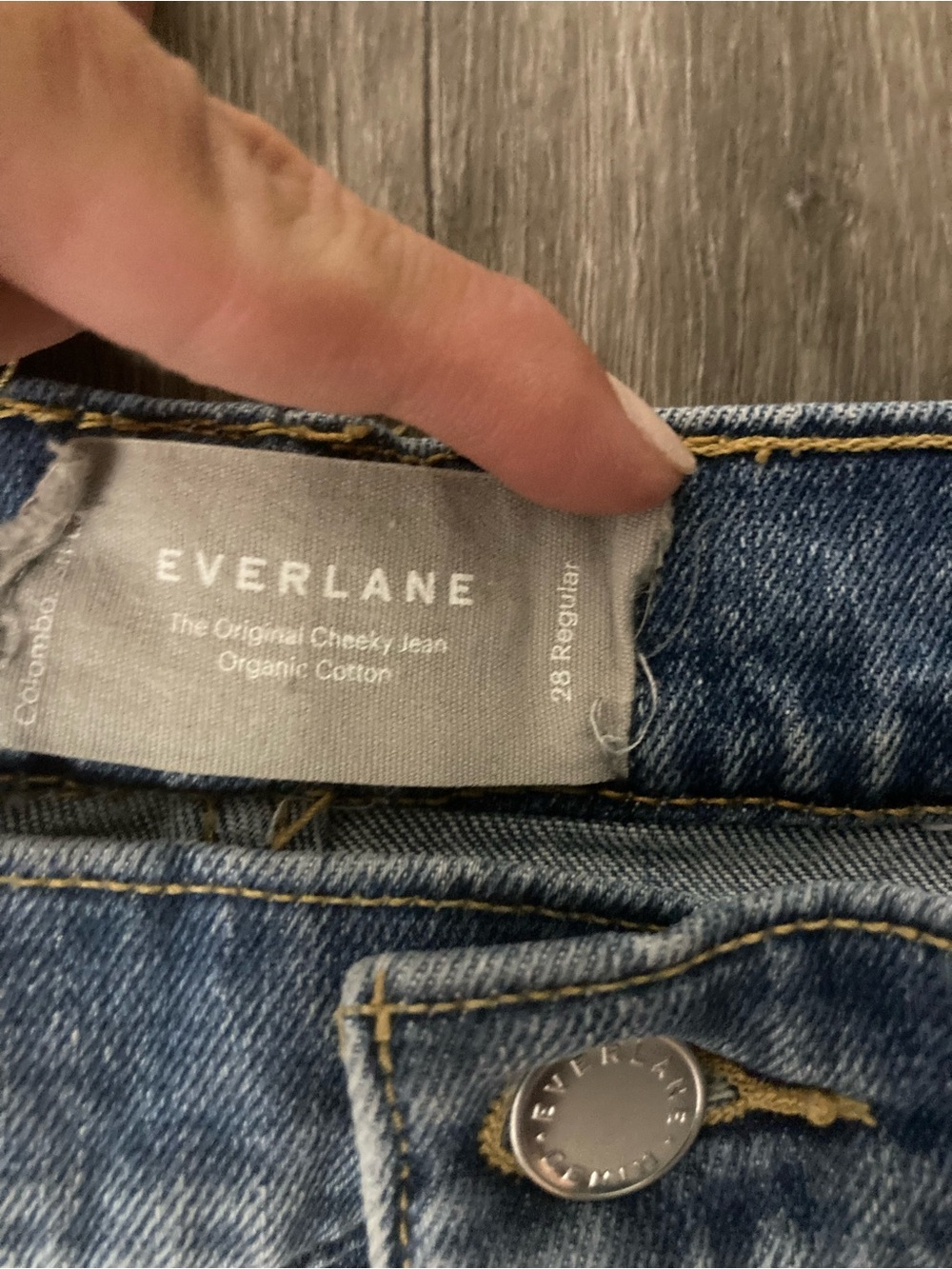 Everlane Women’s The Original Cheeky Jean 28 regular